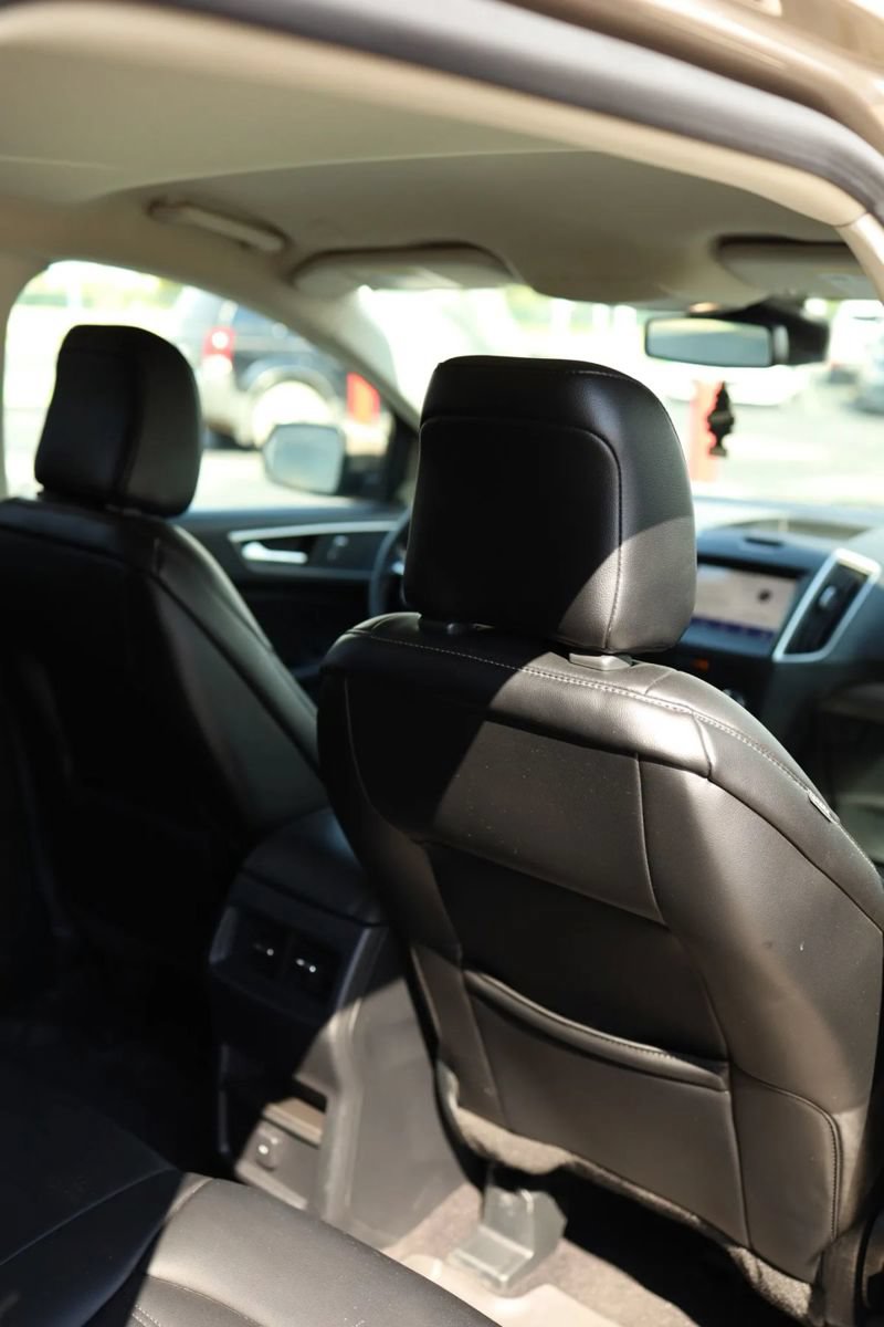Used 2020 Ford Edge SEL w/ Cold Weather Package AWD/4WD image 36