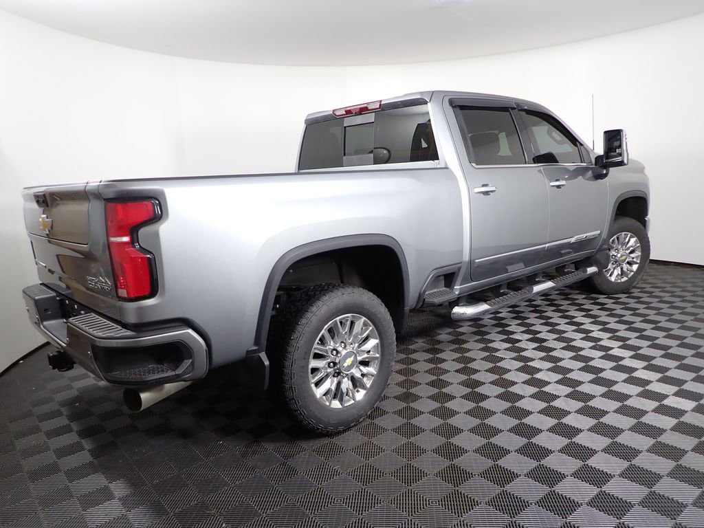Used 2024 Chevrolet Silverado 3500 High Country w/ High Country Premium Package AWD/4WD image 21