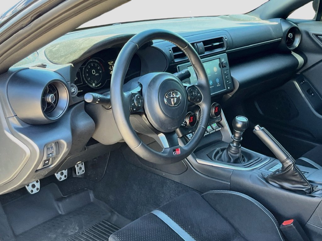 Used 2025 Toyota GR86 Premium w/ Performance Package RWD image 9