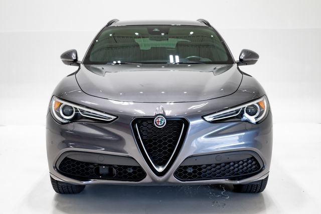 Used 2022 Alfa Romeo Stelvio Ti AWD/4WD image 4