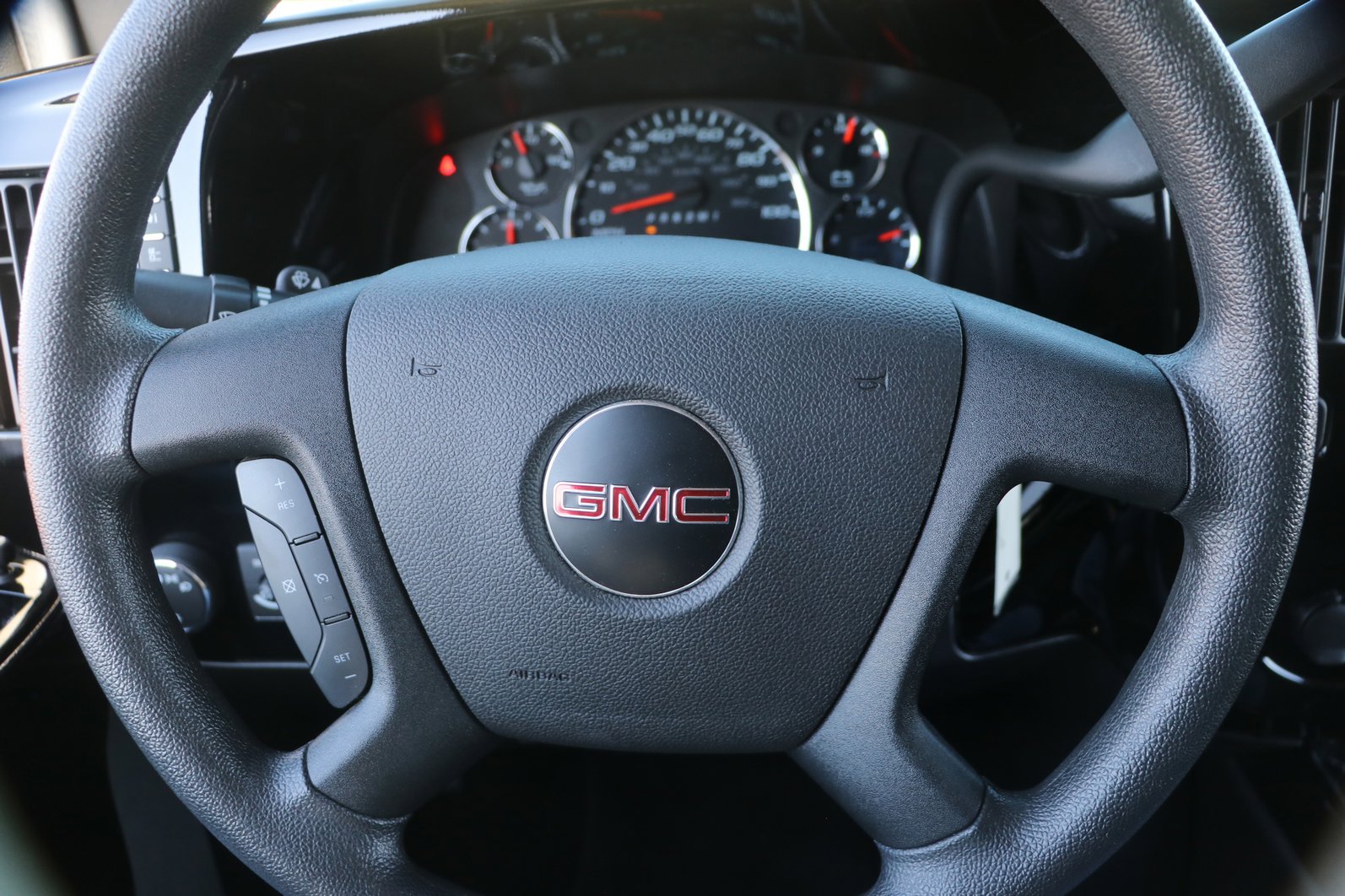 Used 2020 GMC Savana 2500 w/ Enhanced Convenience Package image 17