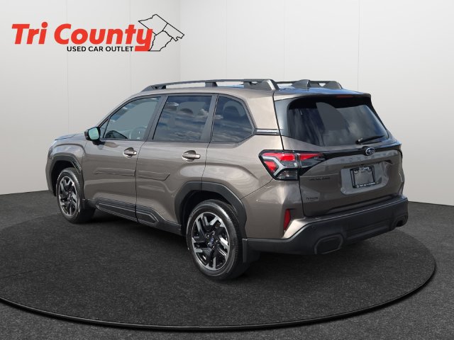 Used 2025 Subaru Forester Limited AWD/4WD image 6
