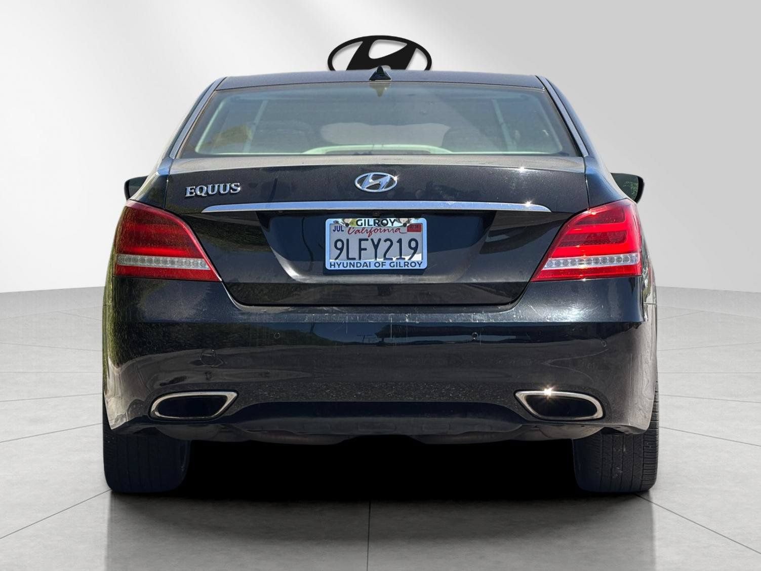Used 2016 Hyundai Equus Signature RWD image 4