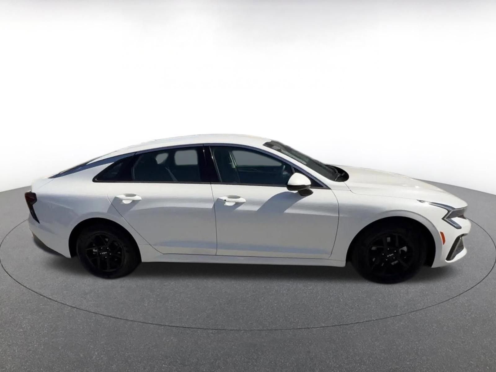 Used 2025 Kia K5 LXS image 16