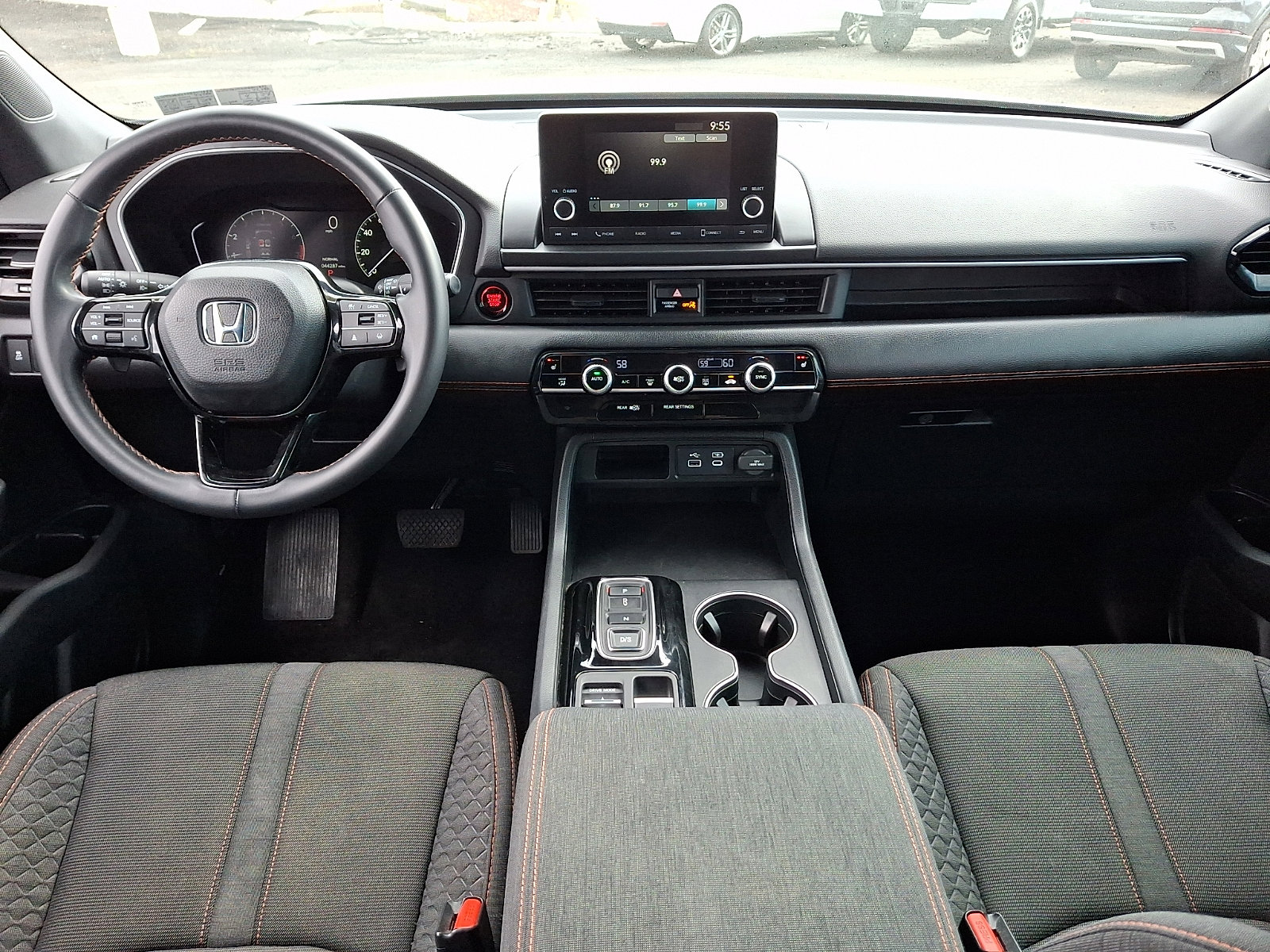 Used 2025 Honda Pilot Sport image 11