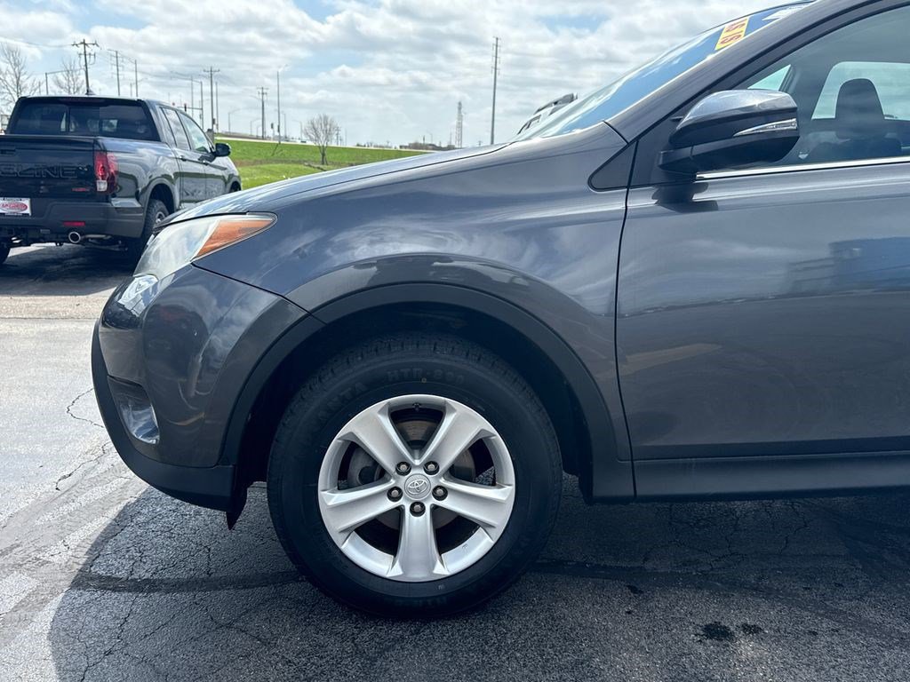 Used 2013 Toyota RAV4 XLE AWD/4WD image 14