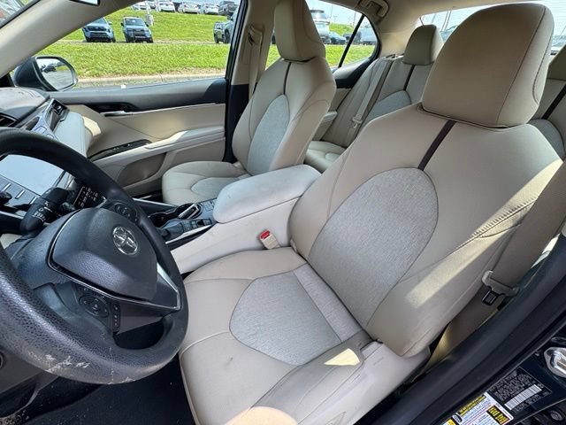 Used 2019 Toyota Camry LE FWD image 13