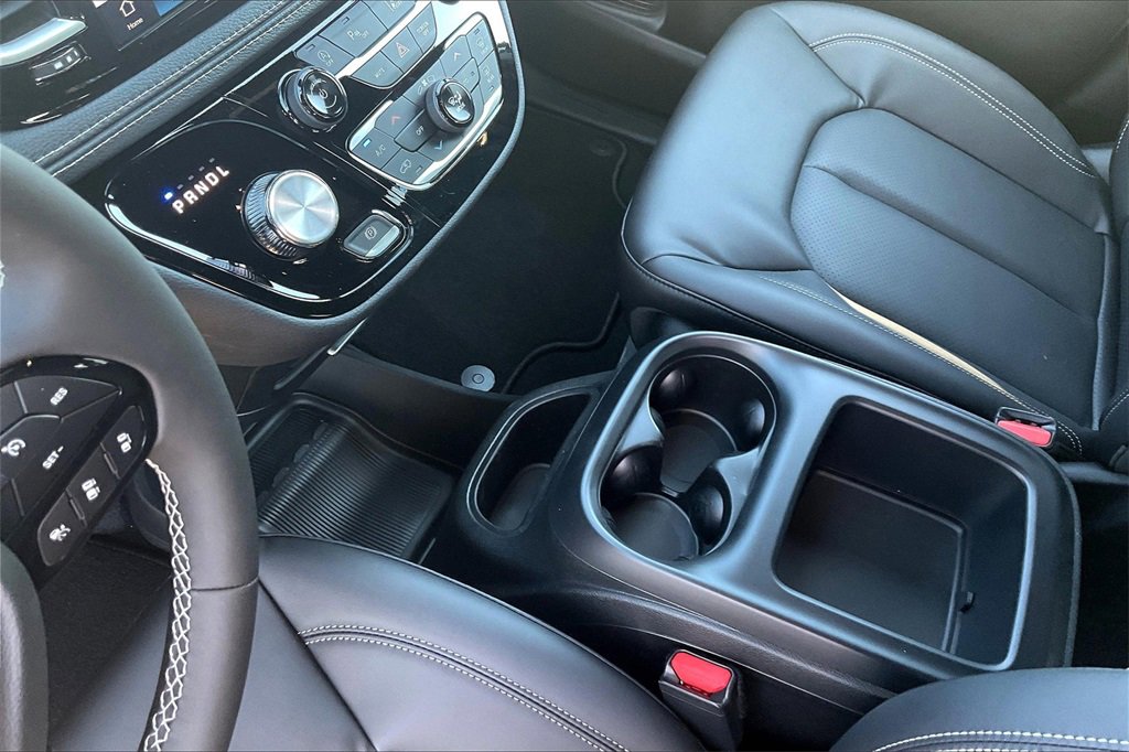 New 2026 Chrysler Pacifica Select image 8