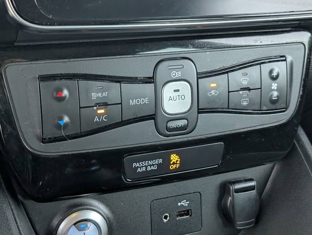 Used 2019 Nissan Leaf SV w/ SV Technology Package image 21