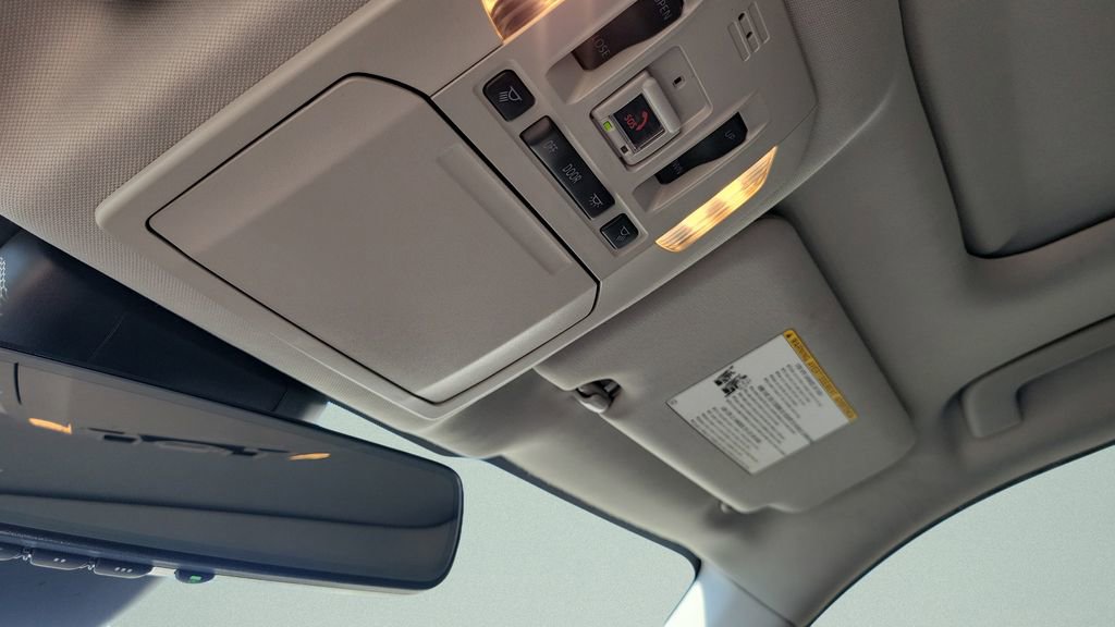 Used 2022 Toyota Highlander XLE FWD image 20