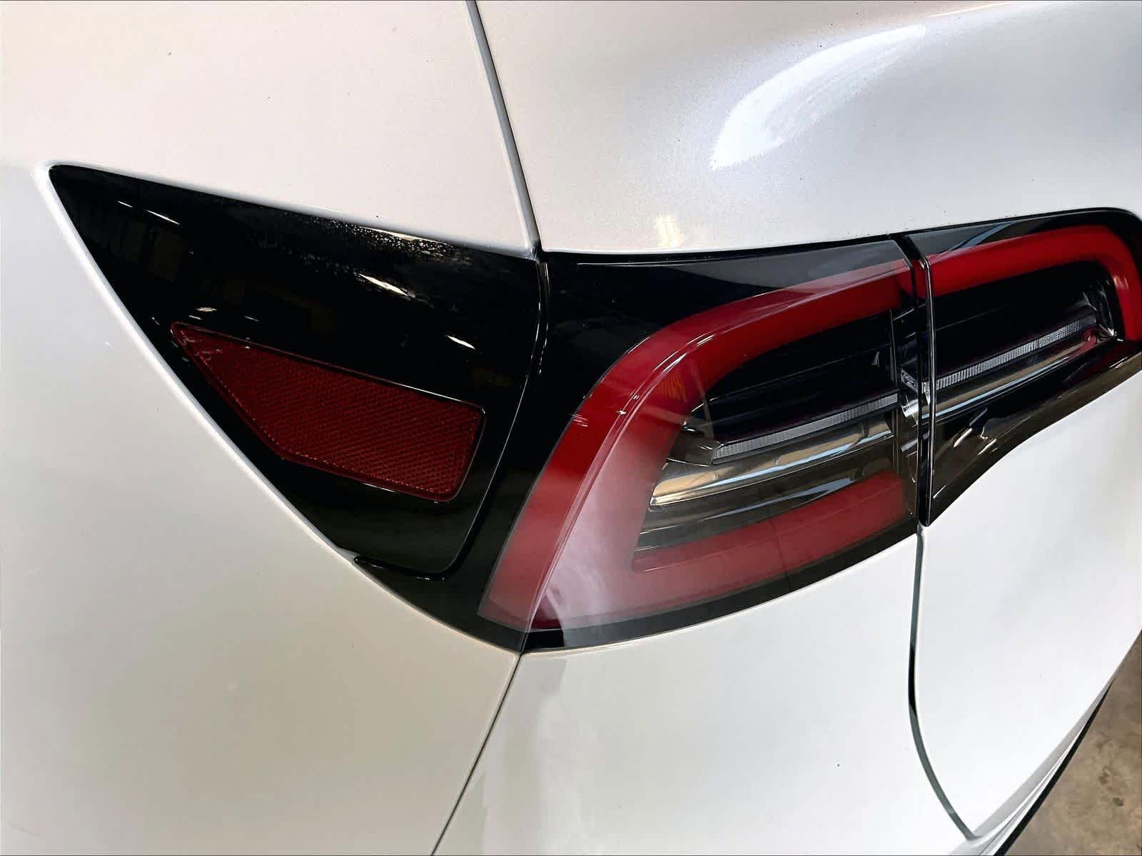 Used 2023 Tesla Model Y AWD image 35