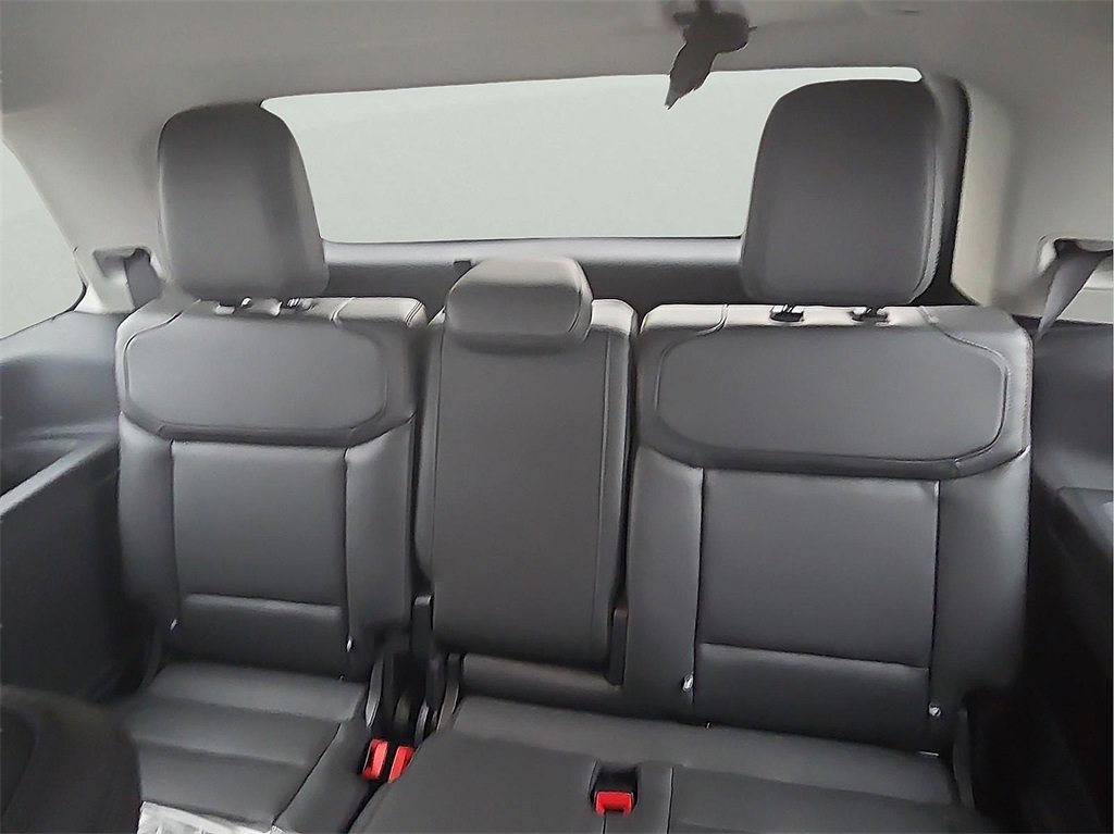 New 2025 Ford Expedition Active image 11