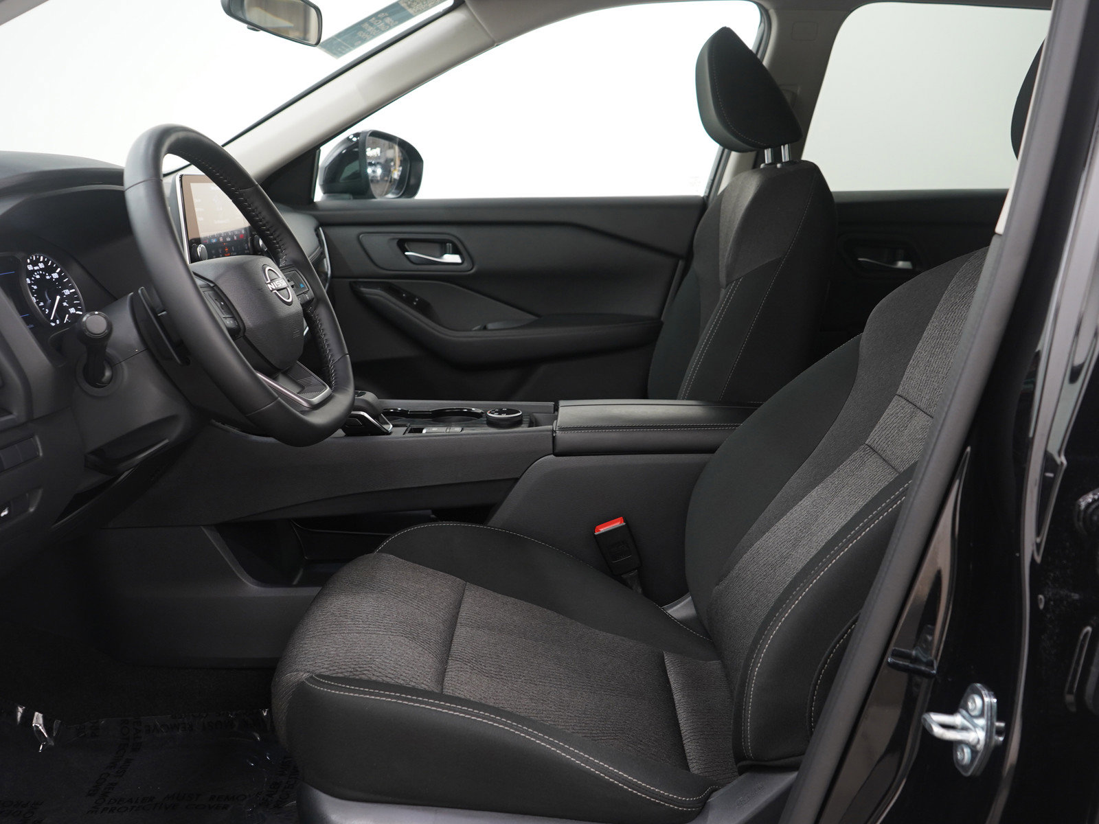 Used 2025 Nissan Rogue SV image 24