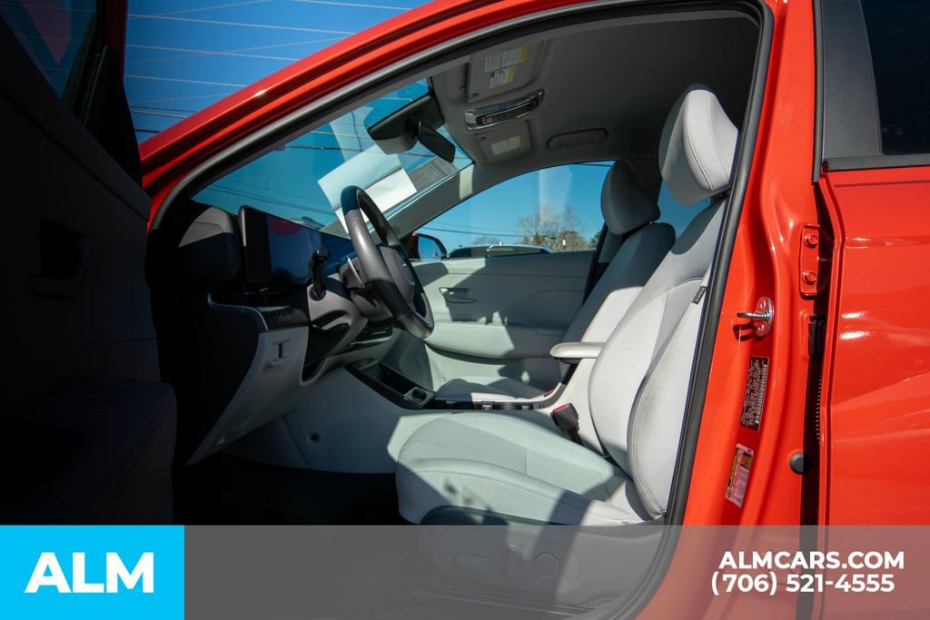 Used 2025 Hyundai Kona SEL image 8