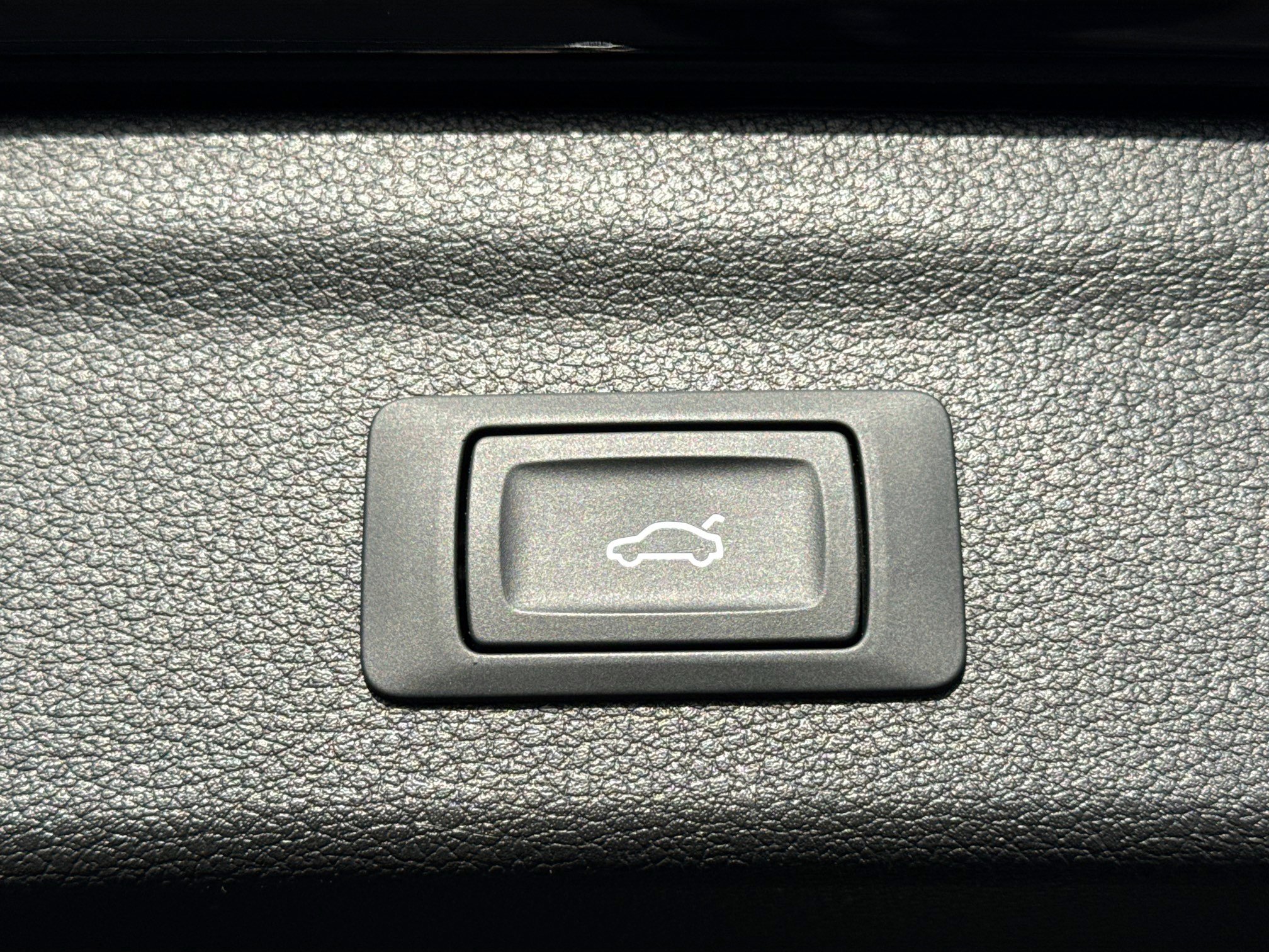 Used 2025 Audi Q3 2.0T Premium image 12