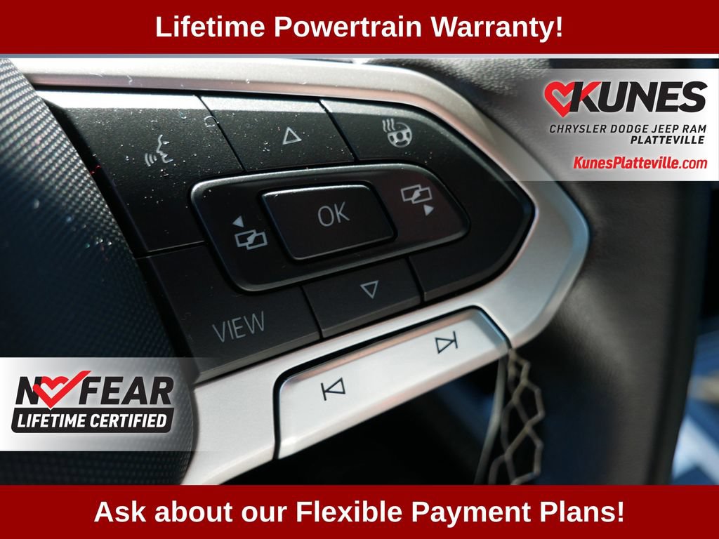 Used 2025 Volkswagen Atlas SE AWD/4WD image 30