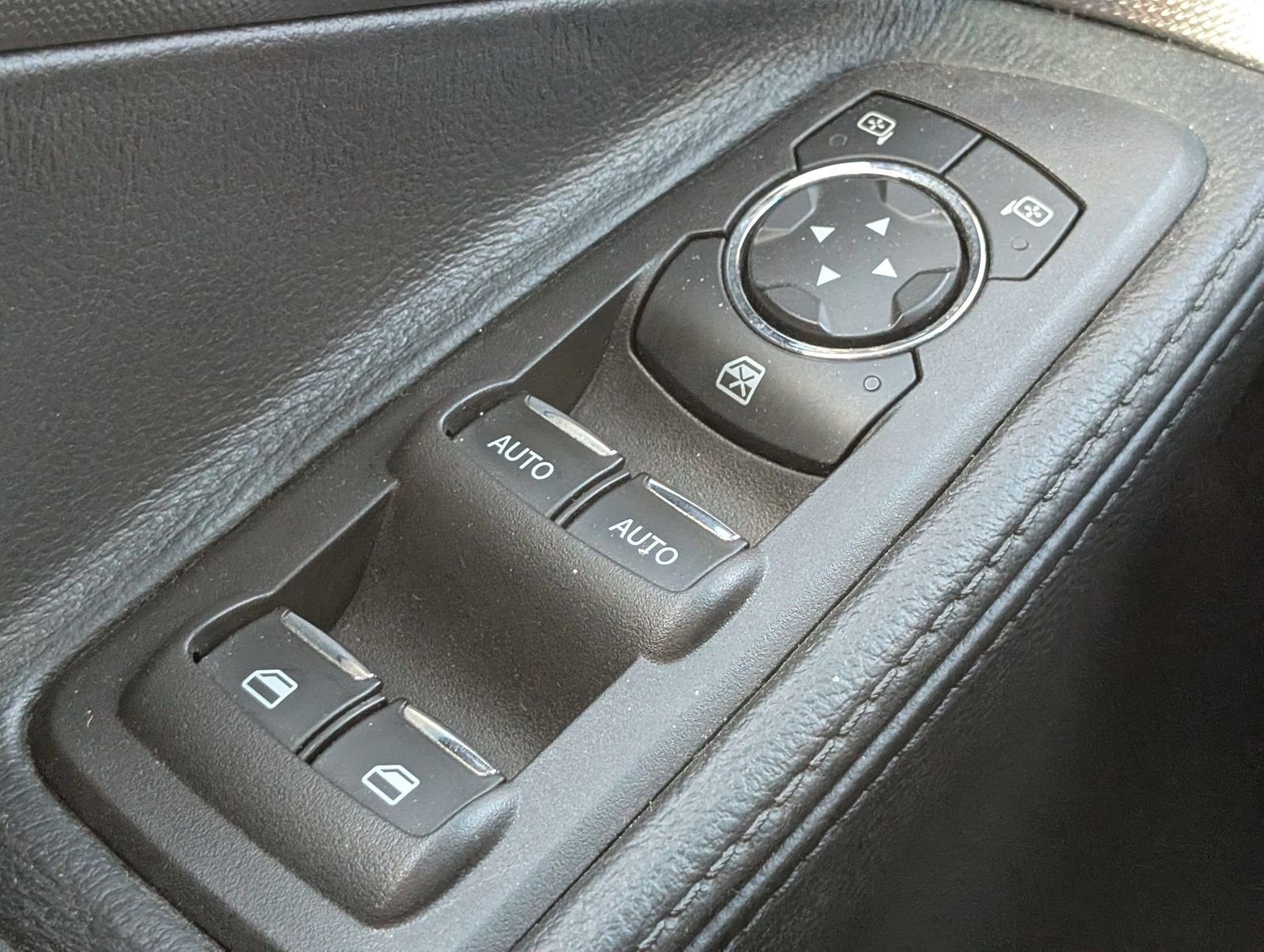 Used 2015 Ford Explorer XLT w/ Equipment Group 202A image 22