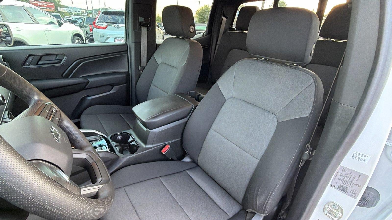 Used 2024 Chevrolet Colorado Trail Boss w/ Advanced Trailering Package AWD/4WD image 4
