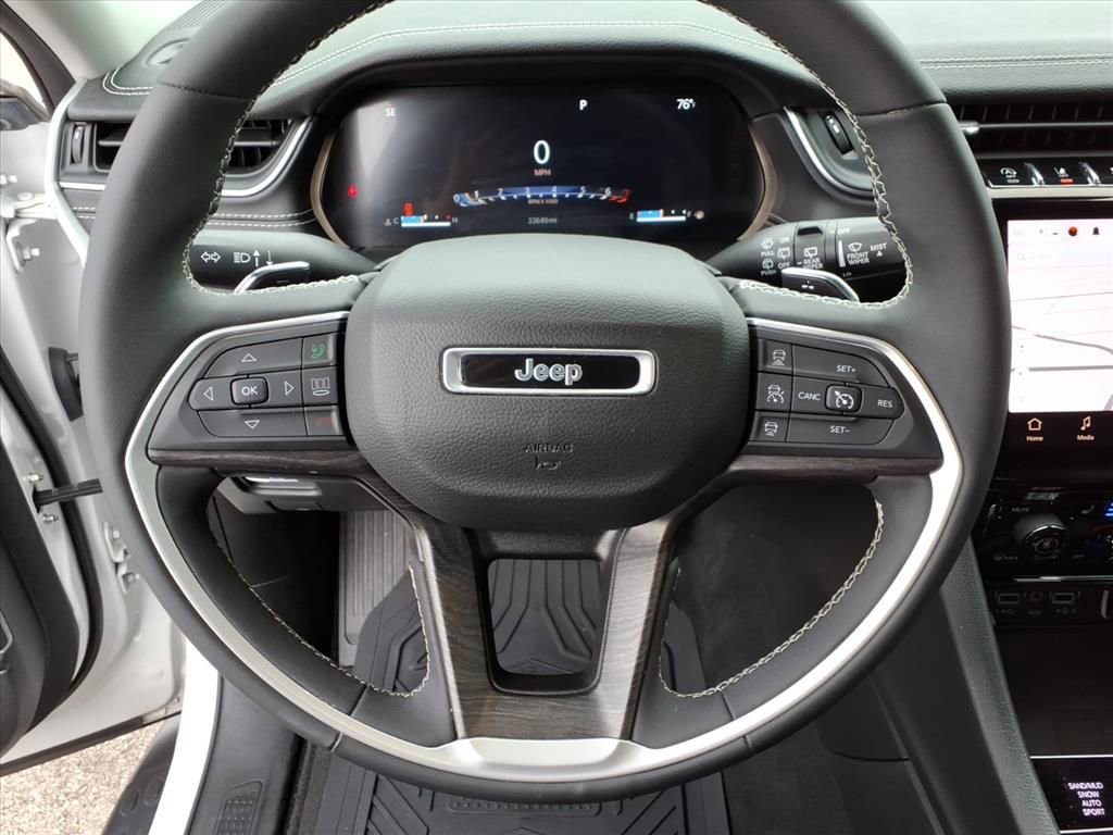 Used 2023 Jeep Grand Cherokee Altitude image 18