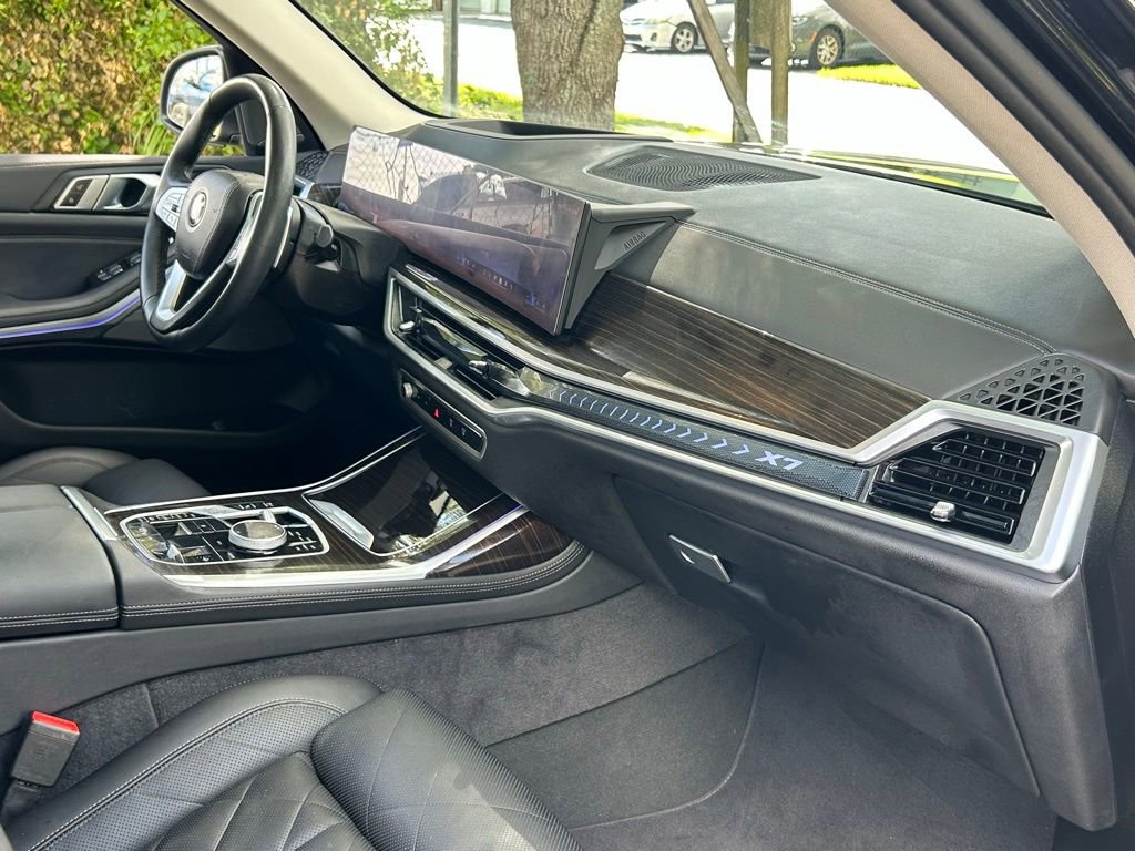 Used 2024 BMW X7 xDrive40i image 38