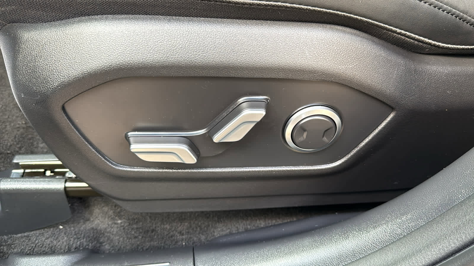 Used 2025 Hyundai Santa Fe SEL image 13