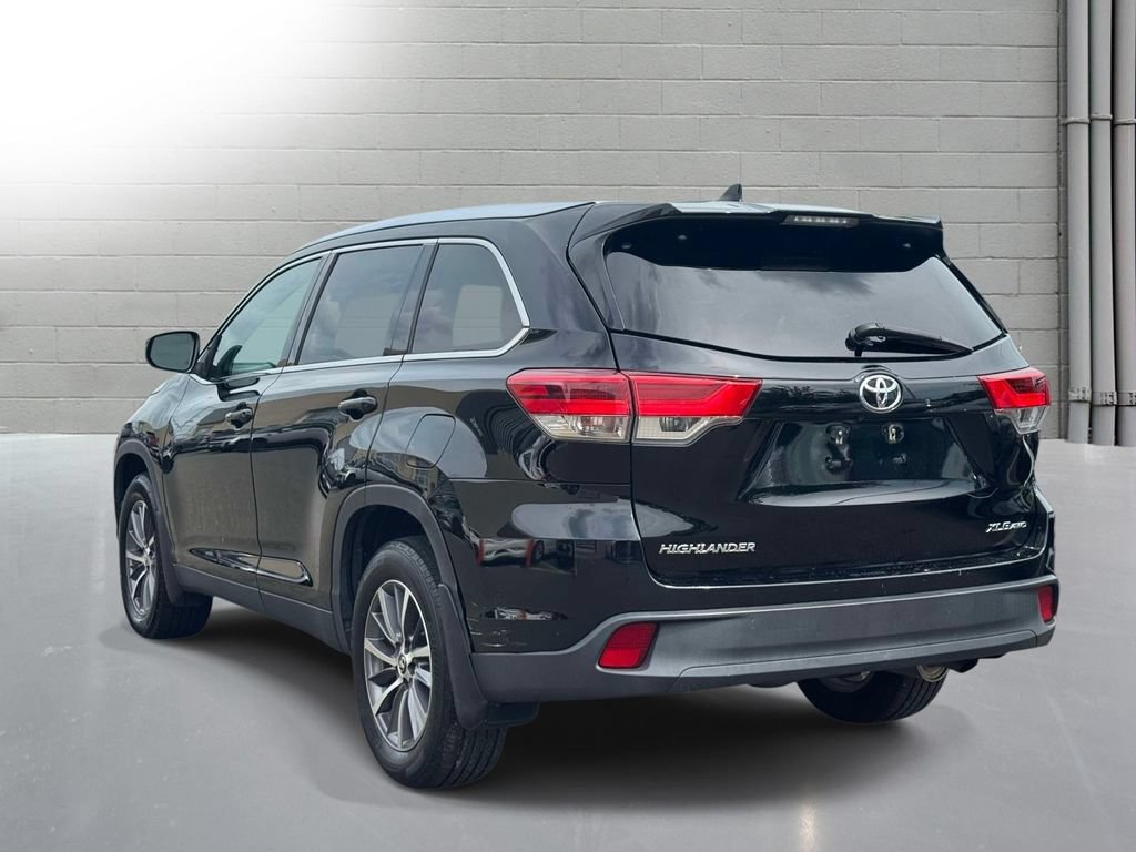 Used 2019 Toyota Highlander XLE AWD/4WD image 7