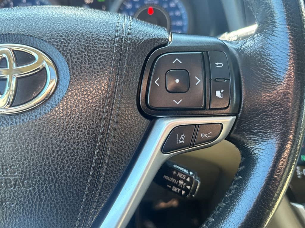 Used 2020 Toyota Sienna XLE w/ XLE Navigation Package AWD/4WD image 24