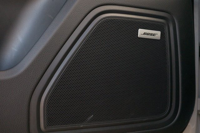 Used 2022 Porsche Macan w/ Premium Package Plus image 10