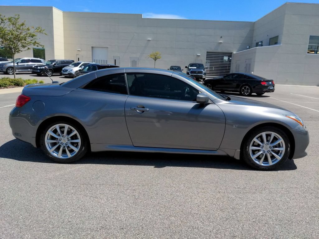 Used 2014 INFINITI Q60 Convertible w/ Premium Package RWD image 3