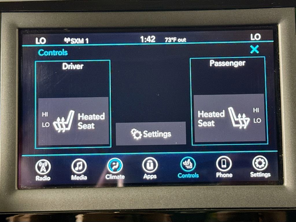 Used 2018 Chrysler Pacifica Touring-L FWD image 23