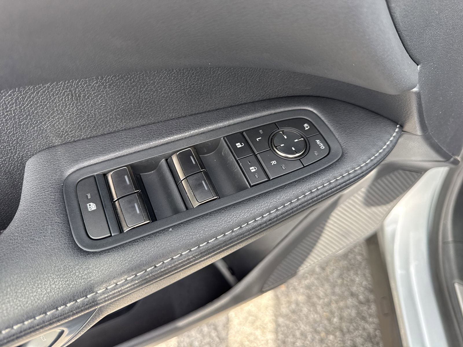 Used 2023 Lexus RX 350 Premium w/ Accessory Package (Z1) image 15