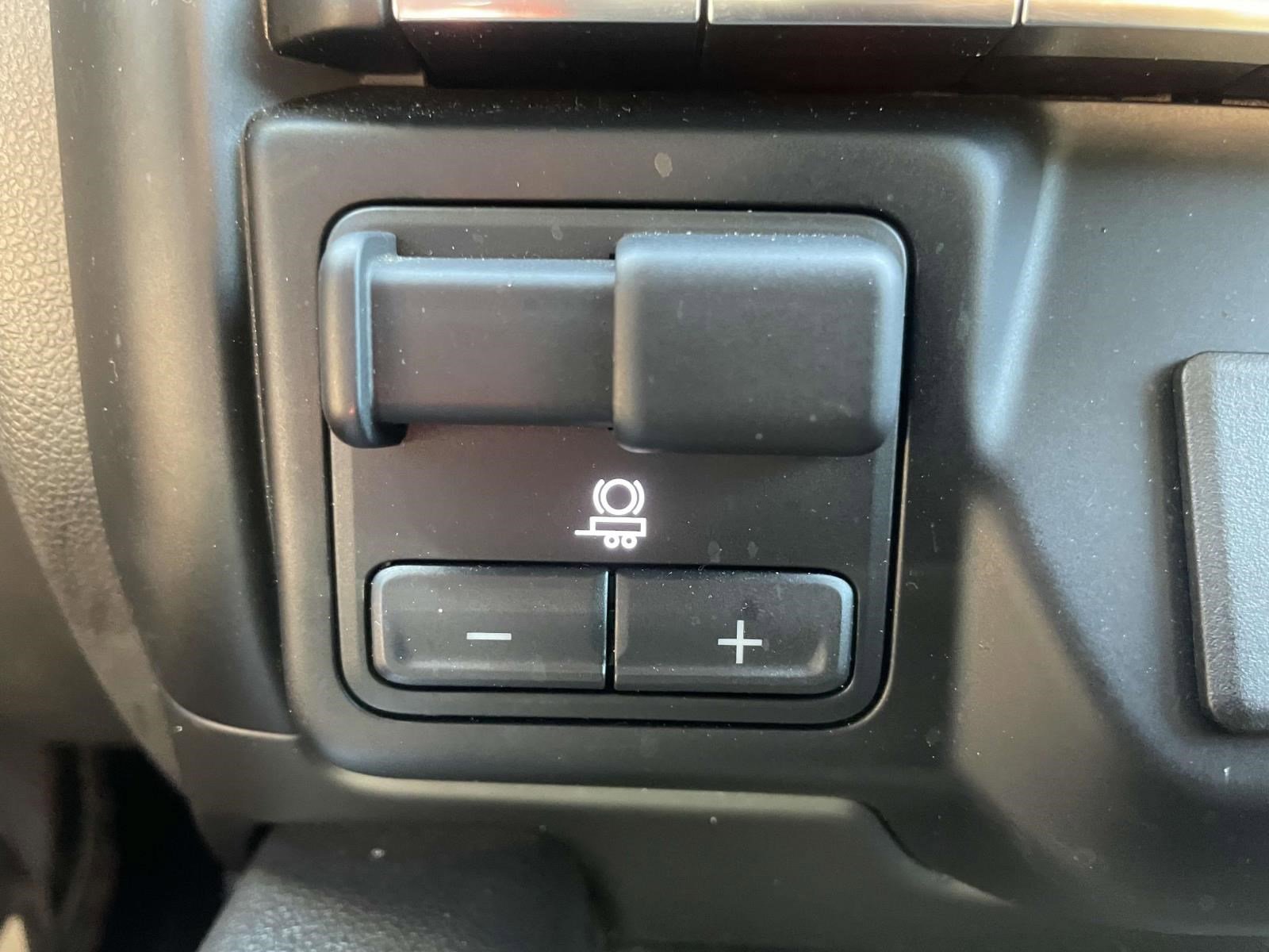 Used 2020 Chevrolet Silverado 1500 LTZ AWD/4WD image 28