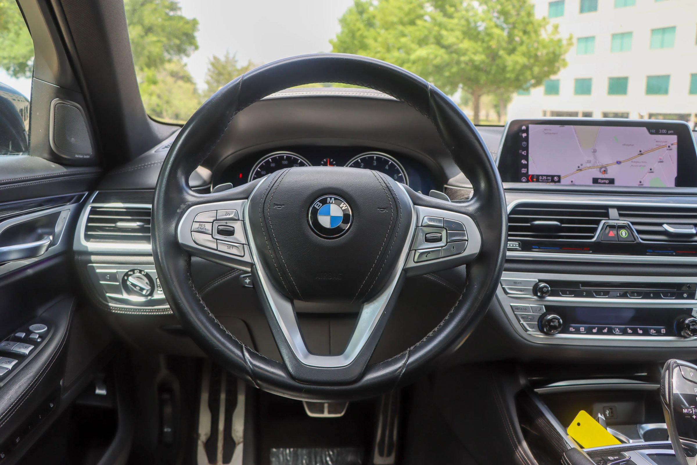 Used 2019 BMW 750i w/ Executive Package RWD image 29