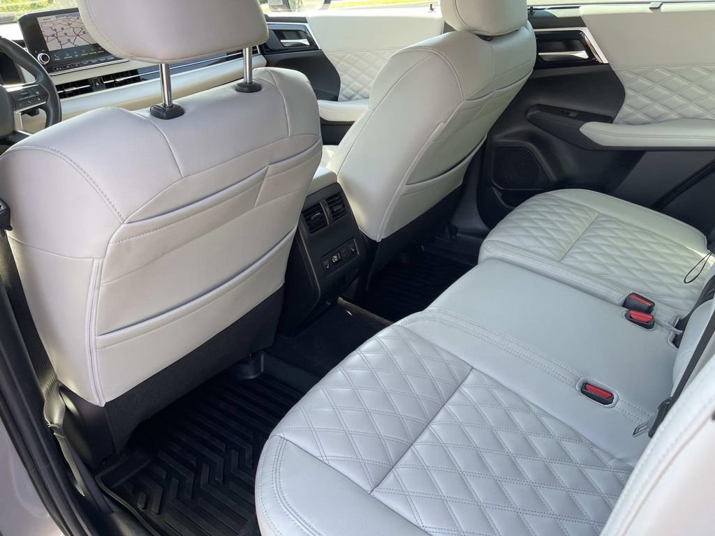 Used 2023 Mitsubishi Outlander SEL image 20