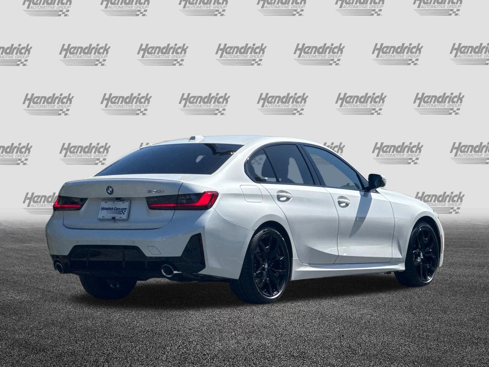 Used 2026 BMW 330i Sedan w/ M Sport Package RWD image 5