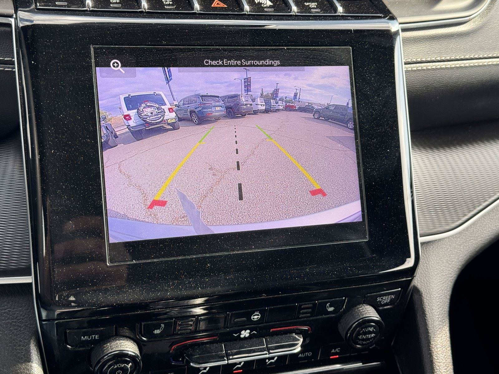 Used 2023 Jeep Grand Cherokee Altitude AWD/4WD image 20