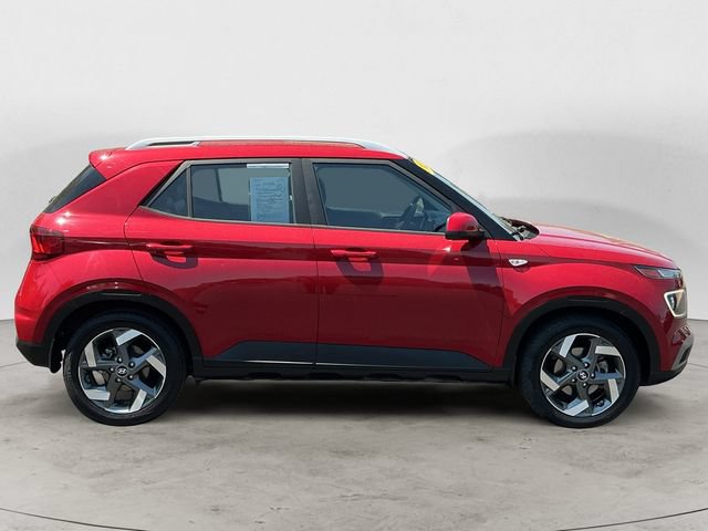 Used 2022 Hyundai Venue Limited FWD image 4