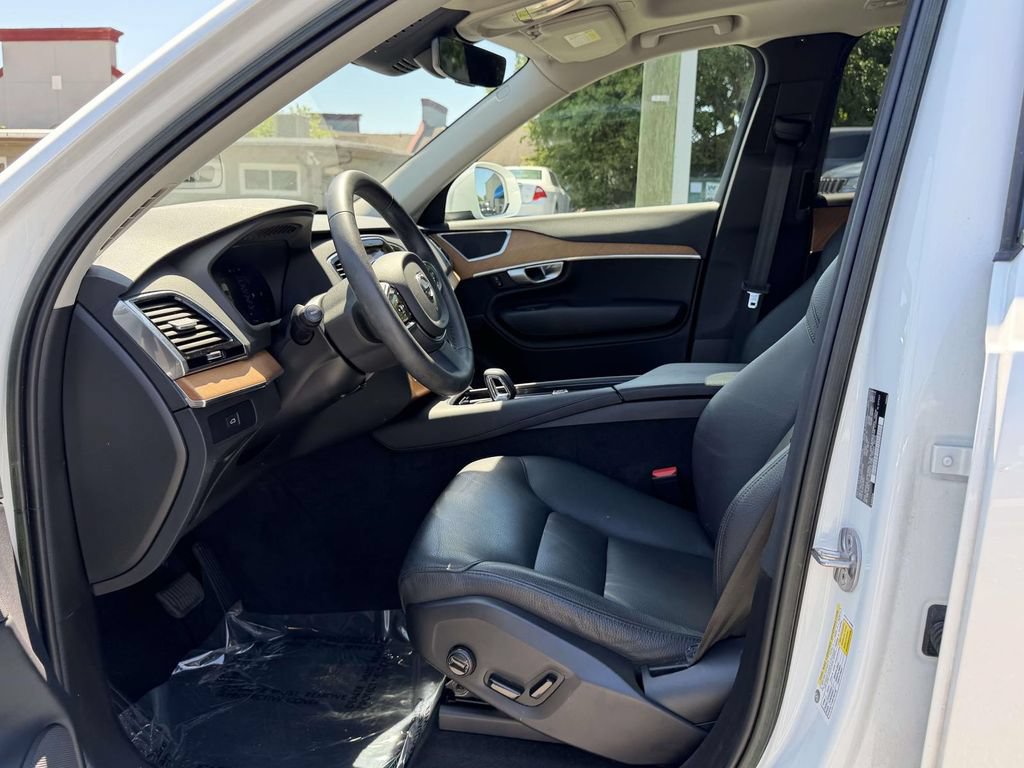 Used 2023 Volvo XC90 B5 Plus AWD/4WD image 16