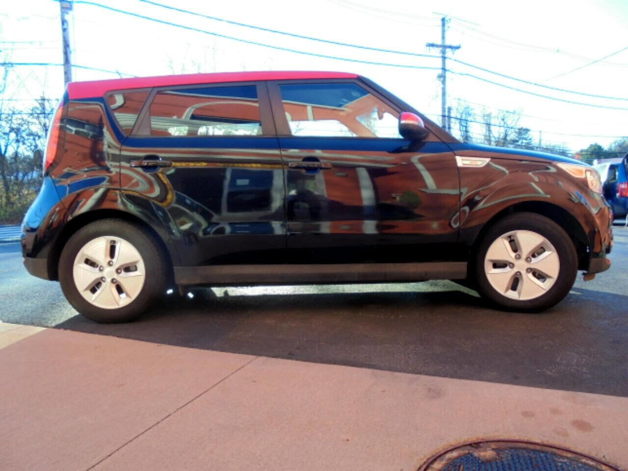 Used 2015 Kia Soul EV + FWD image 4