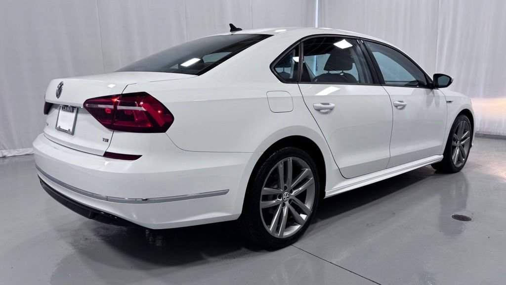 Used 2018 Volkswagen Passat 2.0T R-Line FWD image 6