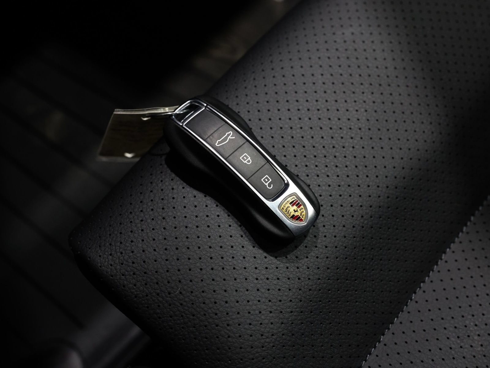 Used 2022 Porsche 911 Carrera RWD image 17