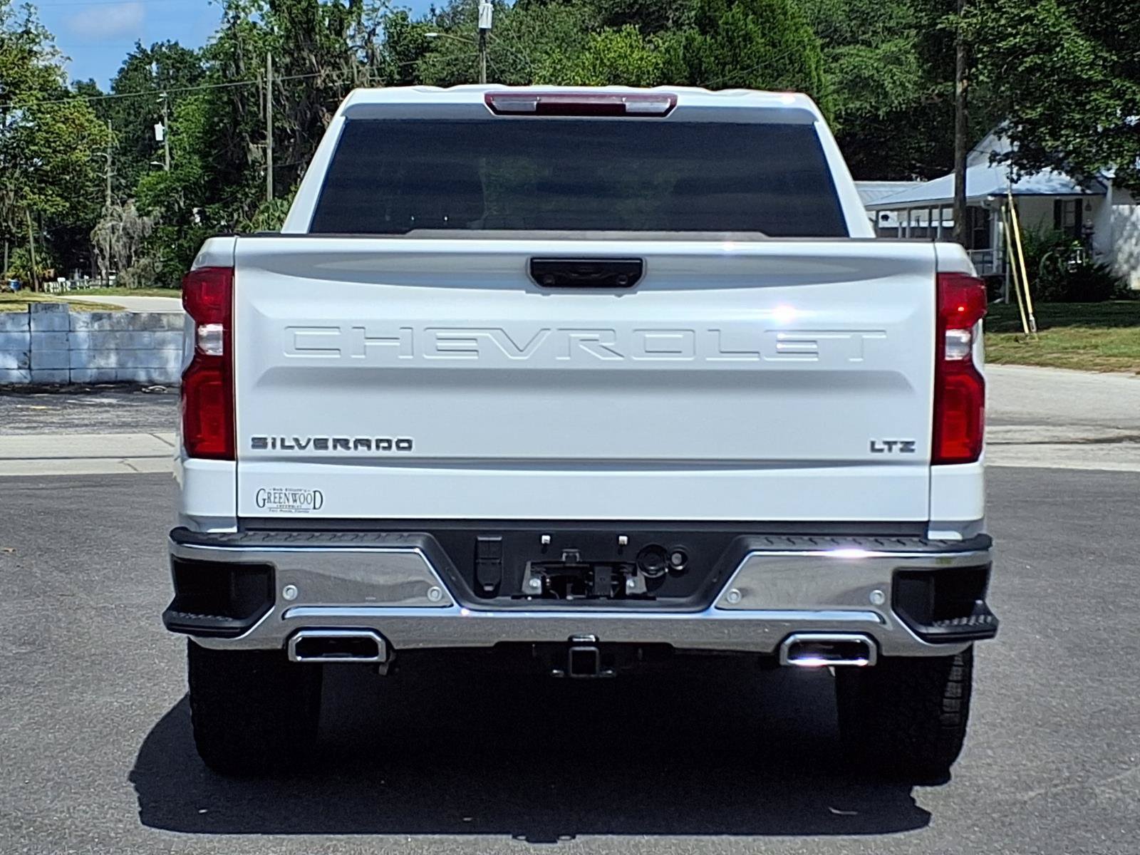 Used 2025 Chevrolet Silverado 1500 LTZ AWD/4WD image 5