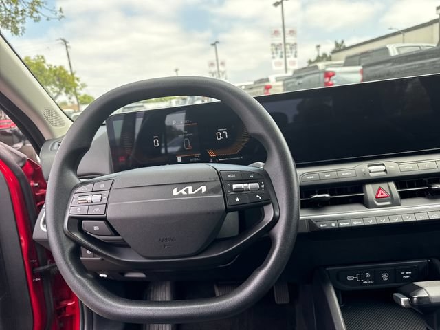 Used 2025 Kia K4 FWD image 14
