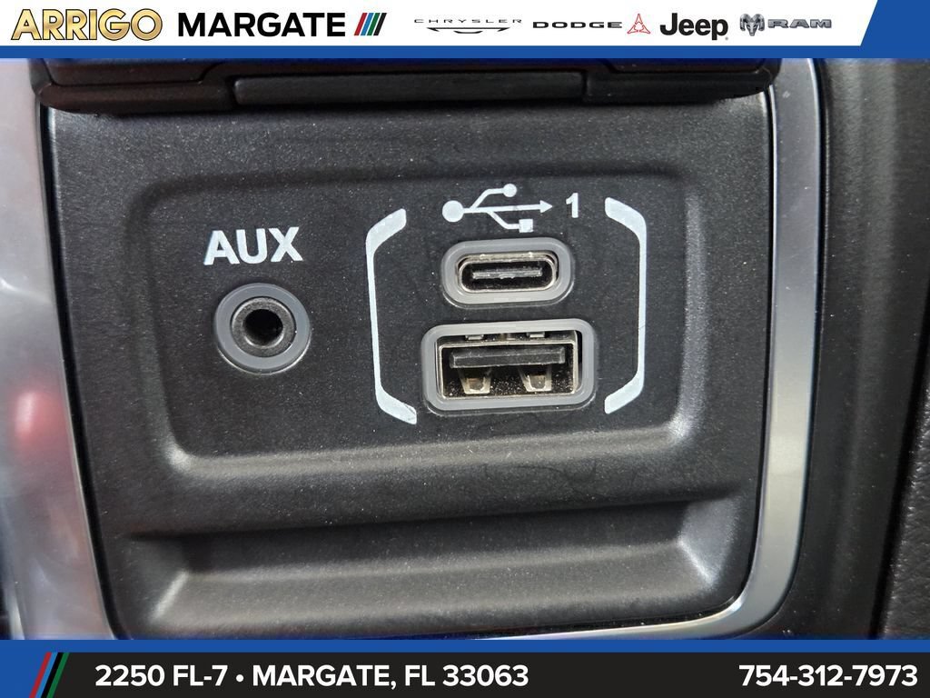 Used 2025 Jeep Wrangler Unlimited Sahara w/ Safety Group AWD/4WD image 22
