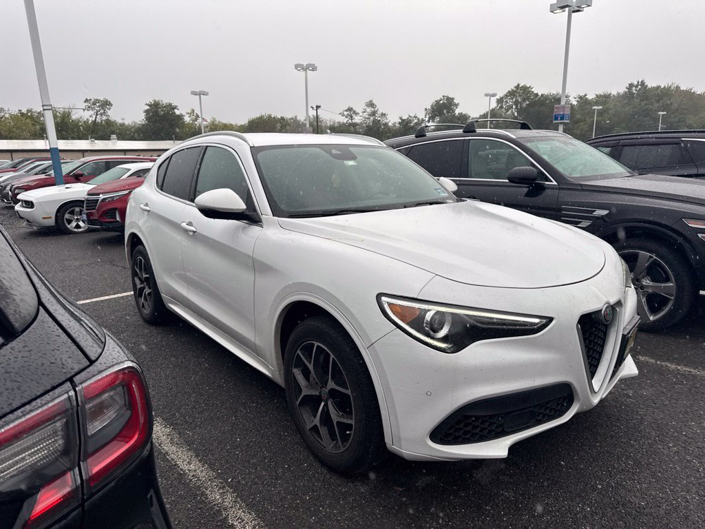 Used 2020 Alfa Romeo Stelvio Ti AWD/4WD image 3