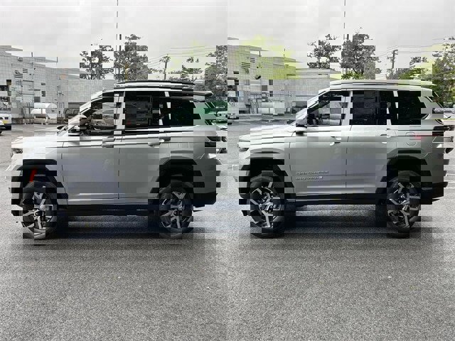 New 2025 Jeep Grand Cherokee L Limited image 5