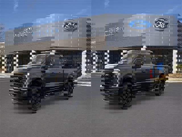New 2025 Ford F350 Lariat w/ Black Appearance Package