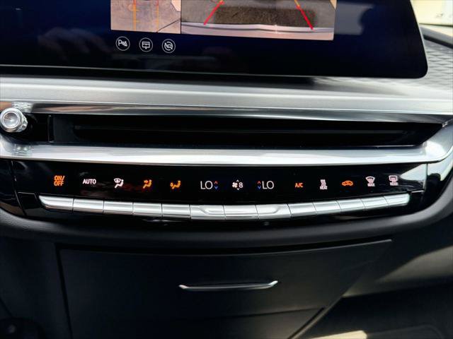 Used 2025 Cadillac Lyriq Luxury AWD/4WD image 32