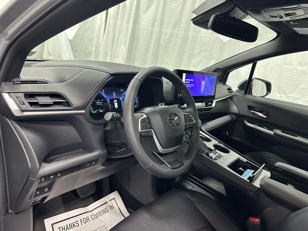 Used 2026 Toyota Sienna XLE Woodland Edition AWD/4WD image 13