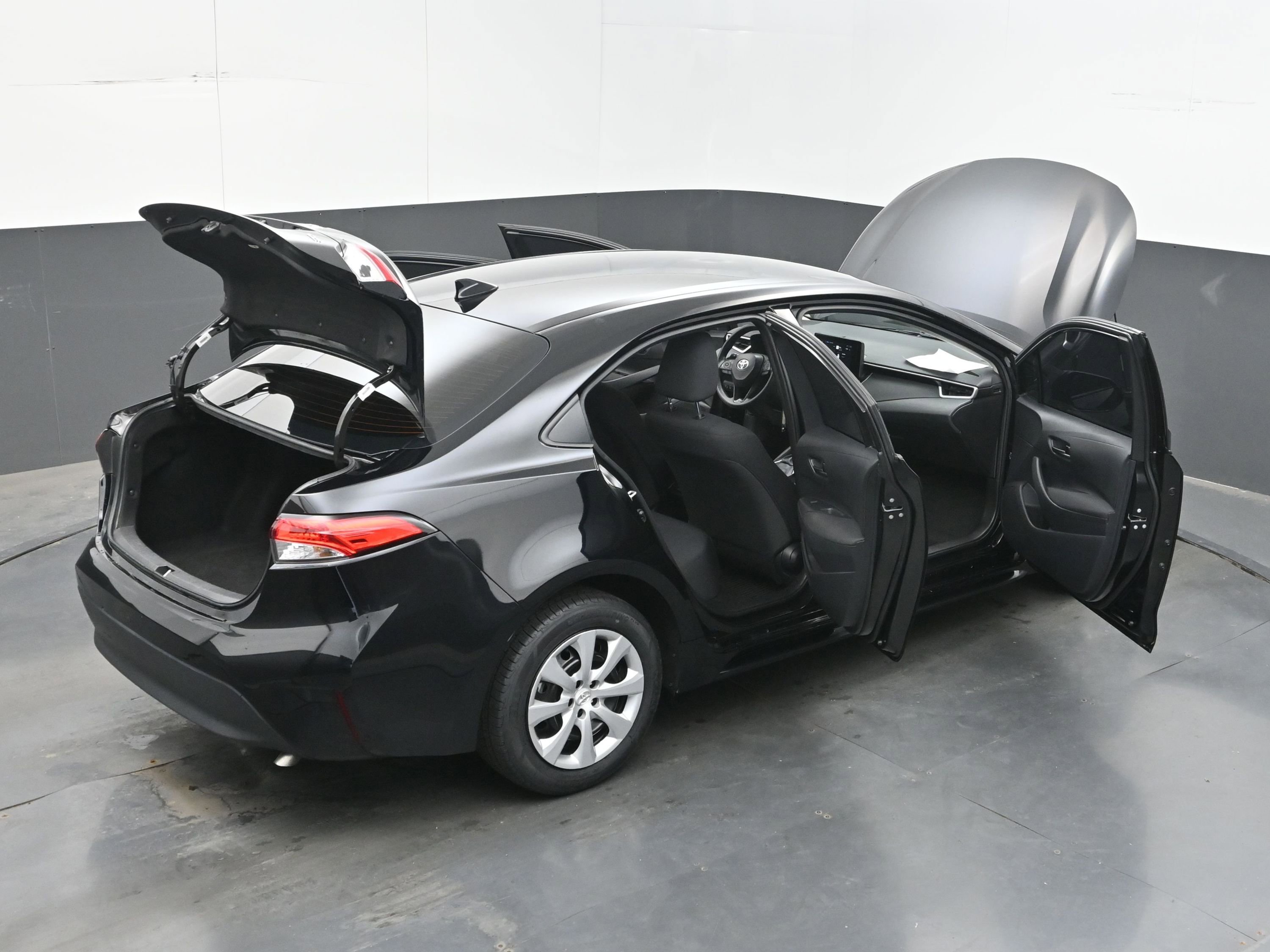 Used 2025 Toyota Corolla LE FWD image 45
